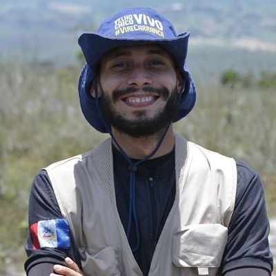 Biólogo, Mestre e Doutorando em Ecologia e Conservação.