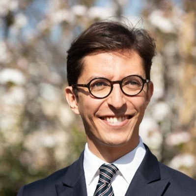 Passé par les couloirs du Parlement et des cabinets ministériels 🏛️🇫🇷🇪🇺