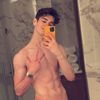 Robloxstatus404's profile picture. SmallGamesUpdates Official Twitter https://t.co/4rz2lgnTXU