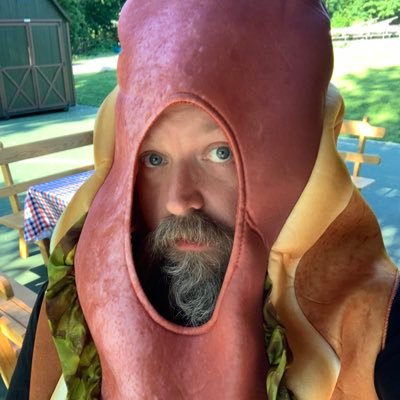 Perfectly Cromulent English Teacher/Writer/Hot Dog/Comedian. the cat is #Frank, the wife is @adrisutes Signing autographs all over #ROC #FoodBlog