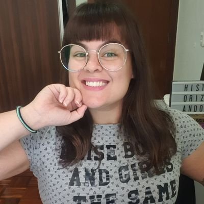 Professora, historiadora, jornalista e youtuber do canal Historizando
https://t.co/G1bJ8BSClT