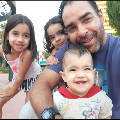 FIGURA PÚBLICA
SUPLENTE DE VEREADOR
PRÉ-CANDIDATO DEPUTADO ESTADUAL/SP
FAIXA PRETA DE JUDÔ
7 FILHOS E 2 NETOS
SANTISTA DE NASCIMENTO E TORCEDOR
EU ❤❤ SANTOS