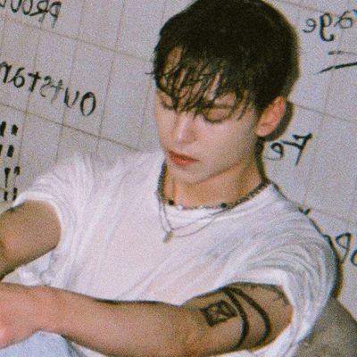 hooms student || @pledis_17 hhu enthusiast || caratiny na mahilig sa mga Choi