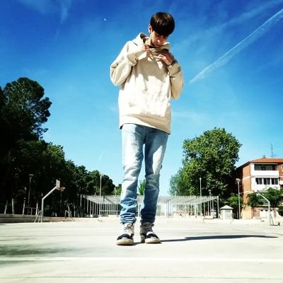 Instagram @ropbley seguirme 💯
Artista 🎤🎶
Alcalá de henares 📍
🦁🐉
MG y comenten
Dime kien eres y te diré que vales no hablo de billetes si no de modales 🔥