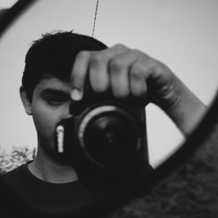 _SMIT_07_'s profile picture. I’m real, and I hope some of my followers are too.

Engineer | Photographer