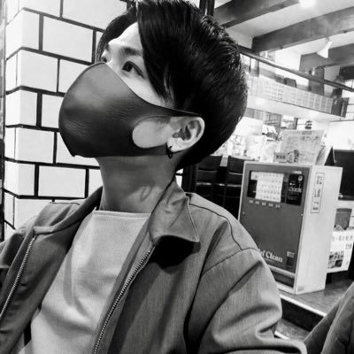 _seven7stars's profile picture. 都内在住/20代/無言フォロー失礼します🥺/読書📖/映画🎬/カフェ☕️/タバコ・シーシャ🚬/暇つぶし