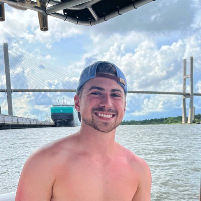 retweeks's profile picture. Hail Southern