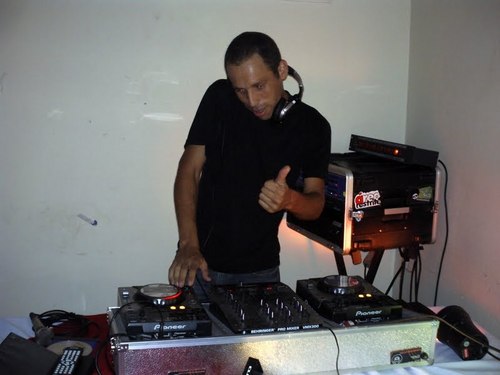 RadiowebDjChaka's profile picture. 