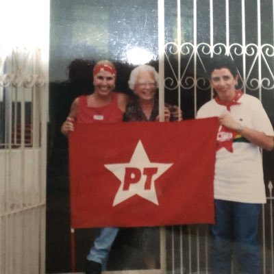 Formada em geografia, socialista, protetora do meio ambiente . Fora Bolsonaro. Lula 🦑