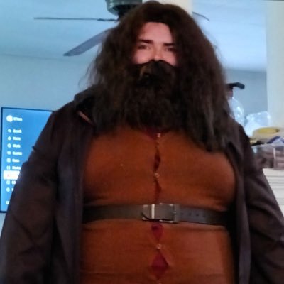 A gamer, streamer. nerd, fun guy. These are a lot of words to describe me. But in the end I’m a nice guy named Carl. Or as Colossalcon will remember Hagrid