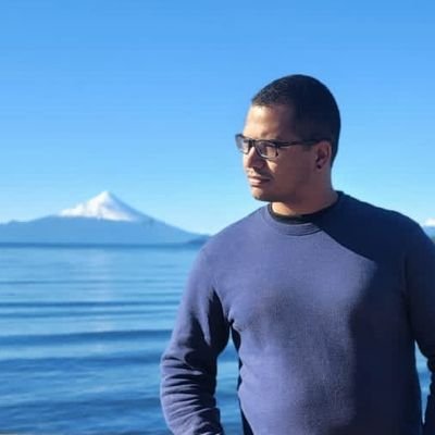 Periodista 🇻🇪. Movilidad humana como vocación. Melómano, cinéfilo, trashumante, diletante. Ojalá hayamos aprendido algo nuevo al final de cada día.