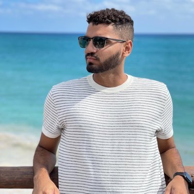 ItaloArcanjo_'s profile picture. Pobre, burro e feio que estudou e passou em 11 concursos militares para mudar de vida. Só deixou de ser burro, mas segue tentando.