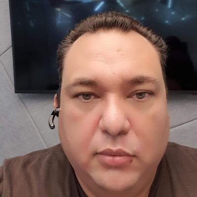 Me desenvuelvo como líder técnico de cuentas y especialista de mercado de software abierto, en Red Hat. Mis opiniones no reflejan el de mi empleador