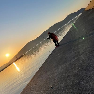 yamatetsu0808's profile picture. シーバスフィッシングが大好き過ぎて某釣具屋に転職w 今では理解ある妻のおかげと週休2〜3の恩恵で釣り三昧🫠 それでも釣るまでやめないストイックなスタイルです😤Twitterはいまいち使い方がわかりません😱