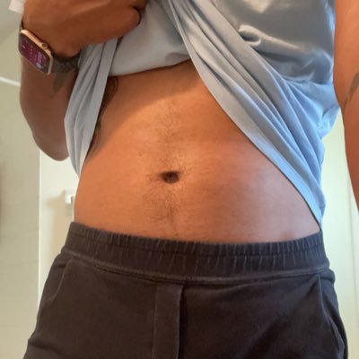 Just a young hung bi guy from FL. DMs always open!