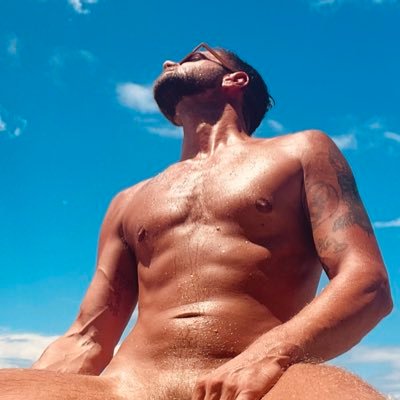 🔞 6’3”, 190lb, Bi, Vers. Follow me on my journey! 👇🏻😈 🎥 ♥️