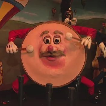 keeper of off-hours, stoney baloney, trivia lover, & carnival enthusiast. always down to clown.