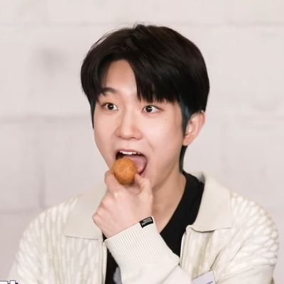 TnxIne's profile picture. 18❤️
STAN TNX