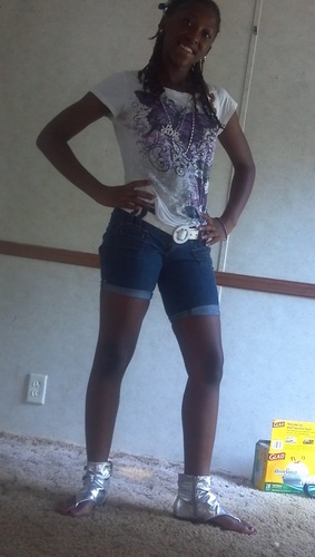 I Be Nicea Who People Tends Tew Mention;Bt Keep On Tlkn I Love Dha Attention;Anyways Single Nd Lovin It:)