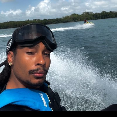 Le_Slyon's profile picture. j'utilise la magie en dehors de l'école on me surnomme le Voyou de Poudlard #Bitcoin