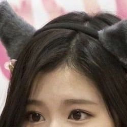 this account is made for buying albums, reading aus and joining giveaways.
//
once - ahgase - midzy - stay - my - monbebe - reveluv ♡♡