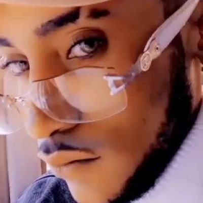 Sčórpio👑🏝🇯🇲 Kiñg
Dm promo/business 🛫✈❤
Young dancers Youtuber 💥📹✒🖌↙️ https://t.co/q0PnsiFRMZ
