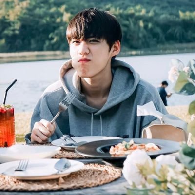 hdsgvx's profile picture. 🦶🐶👟🧦🍺北京m想找0s