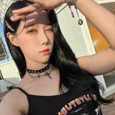 haseulweona's profile picture. I like girls. So much.