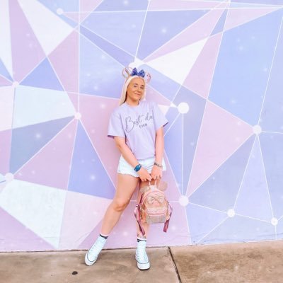 ✨Hannah Enchanted✨ loves all things Disney✨Loungefly collector✨