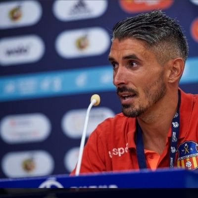 Jugador de la UE Sant Andreu.
Director del Campus Hattrick.

Llicència UEFA PRO (N.3)

Màster Direcció Esportiva + Coaching