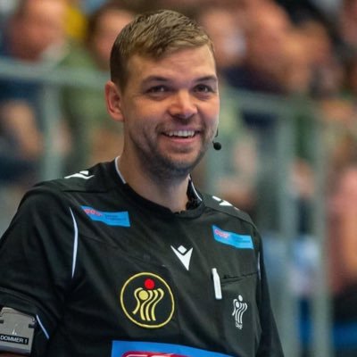 Elite håndbolddommer🤾♂️ BIF sæsonkortholder: 2004 💛💙 Lever af min passion ⚽️ Sportsidiot! Sport skal ses live🏟️ Folk er ikke dårlige, modstander blot bedre