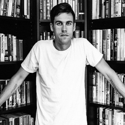 Quotes by Ryan Holiday |  American Author | Daily Stoic | Stoicism | 

“Impressing people is utterly different from being truly impressive.”