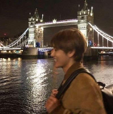 winterbearfdlu's profile picture. she/her