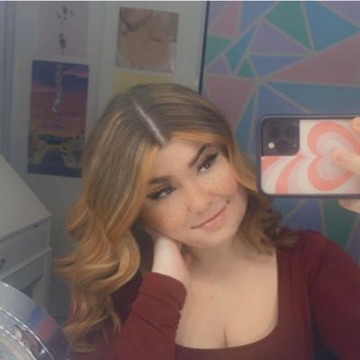 kaitylinn_'s profile picture. 22 • hairstylist