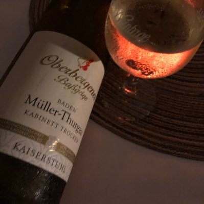 🍷ワイン好きオペラ歌手❗️専門はドイツ歌曲。🇩🇪に行くとワインと食の旅をしています。特にバーデン地方のワインとライン河対岸のアルザスワインが大好き！もちろん🍺も！ワインと音楽のコラボ、いろいろと実践中！