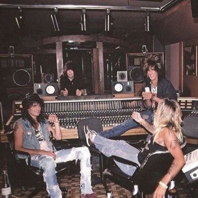 realslimalison's profile picture. HAPPY BIRTHDAY EMINEM🎊 10/17/1972❤️