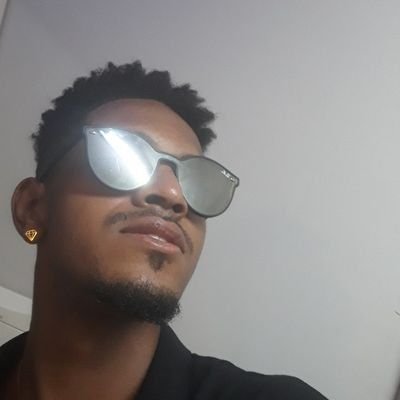 Atleta
Falar Do Preto é fácil,Difícil é ter O meu poder!,estudante da escola deixa a vida me levar!,Poeta e Filósofo as Vezes!
Instagram:@WesleyVictor_Diamant