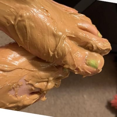 wetsugarxo's profile picture. new to the community 🦶🏻✨ click the link