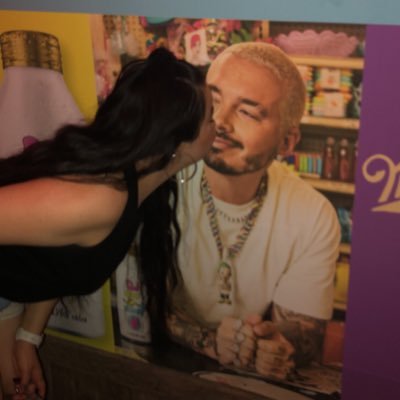 jmichellee27's profile picture. ♎️🐻🎶🎫🍻🌮🍗🎨👆🏼🏈🏀🌎☕️✈️📚🥳