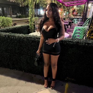 Lexx1k_'s profile picture. •instagram •Queen.alexiaaa