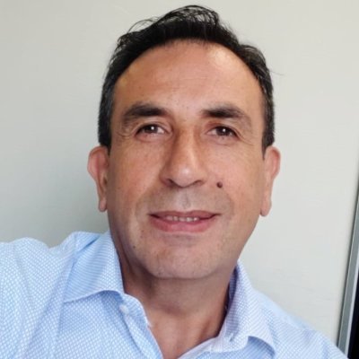 Abogado | Maestrando en Derecho de los Negocios | Lic. en Gestión RRHH | Informático.