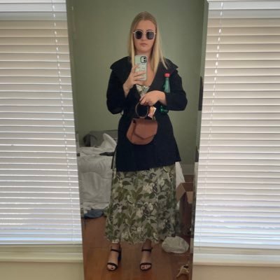 RaynePestello's profile picture. she/her. tulane alumna. library card holder. gemini. middle child. dead dad club member. opinions my own.