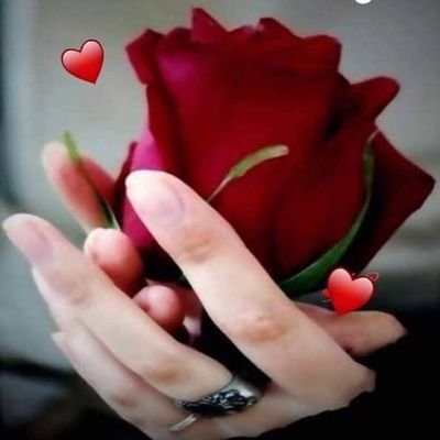 santhiS97679973's profile picture. think positive make positive