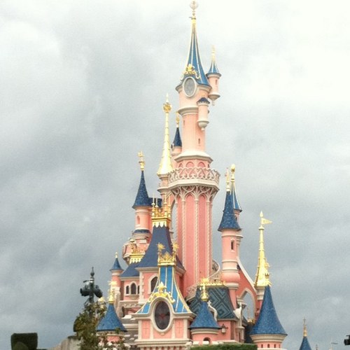 venez decouvrir les news du parc DISNEYLAND PARIS sur http://t.co/ejzG3b1T ainsi que les news du parc asterix sur http://t.co/HbPxi2rK