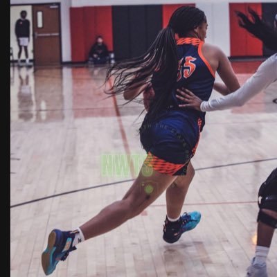 SadeEBass's profile picture. 