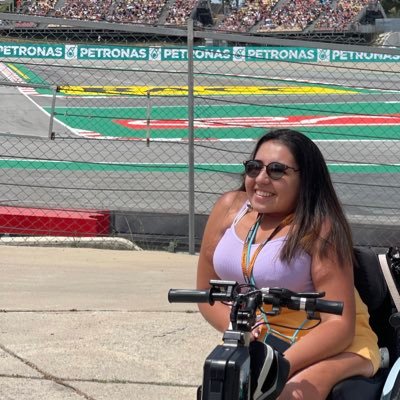 👩🏻‍💻 🏍️ Periodismo Deportivo 🌏Recorriendo mundo de circuito en circuito ✊🏽”Never give up”. ✍🏽 Motor en @relevo