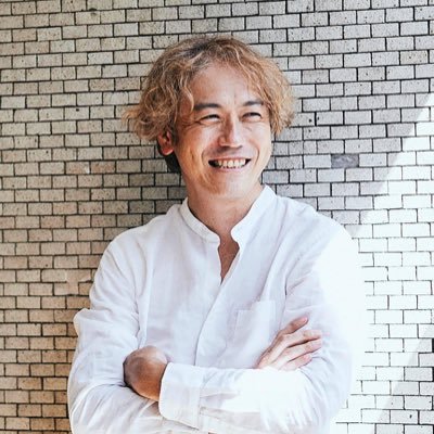 「自然体で生きる人を増やす」をミッションに活動中。2015年元取引先の企業を引き継ぎスカイベイビーズ代表に▶️人生の最高価値を大切にウェルビーイングに生きることを決意▶️自然体で生きる人のための活動体『ソラミド』を立ち上げ。都会🏢と標高800Mの山⛰で2拠点生活。一日の終わりは一番搾り🍺でウェルビーイング。