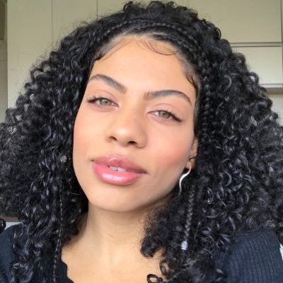 tereza_ndrade's profile picture. insta: @tereza_ndrade