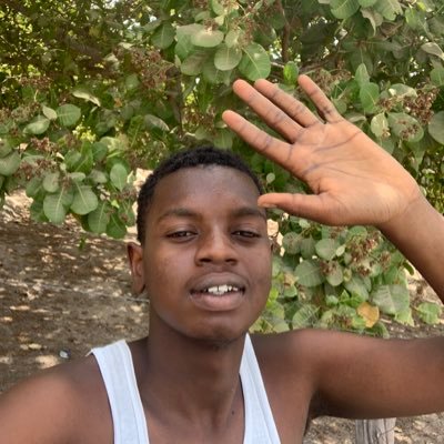 Just a young man living in the smiling coast of Africa 🖖with three of his siblings