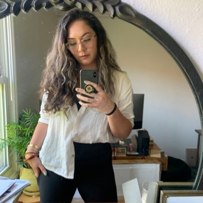 former linguist, now here for the poets, the shitposts, and a surprising number of tweets about sports || she/her, bay area